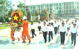 PC Bình Định viếng nghĩa trang liệt sĩ nhân Ngày Thương binh - Liệt sĩ