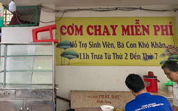 Quán lẩu chay ở TP.HCM phục vụ cơm trưa miễn phí cho người nghèo