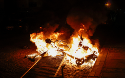 Pháp: Bạo lực dịu đi, cảnh sát vẫn chưa yên tâm