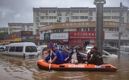 Hai bức tranh tương phản và khắc nghiệt ở châu Á