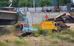 Ngang nhiên trộm cát từ công trình tại hạ lưu sông Trà Khúc