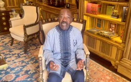 Tổng thống Gabon nói gì sau khi bị lật đổ, bắt giam?