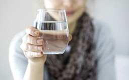 Chuyên gia: Người bệnh tiểu đường nên uống bao nhiêu nước mỗi ngày?