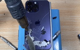 Phí sửa mặt lưng iPhone 15 Pro rẻ hơn nhiều so với tiền nhiệm