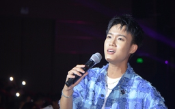 Võ Việt Phương: Nỗ lực của ca sĩ trẻ làm đêm nhạc trung thu cho sinh viên
