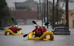 New York 'chìm trong nước' vì mưa kỷ lục