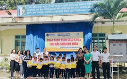 Kon Tum: Huy động 28.100 bộ sách giáo khoa tặng học sinh