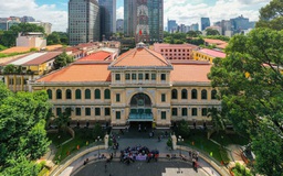 Vẻ đẹp cổ điển, đậm chất châu Âu của bưu điện thành phố Hồ Chí Minh