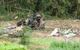 Máy bay rơi ở Quảng Nam: Lực lượng chức năng thu thập các mảnh vỡ