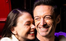 Sao nữ ly hôn chồng giữa tin đồn hẹn hò Hugh Jackman