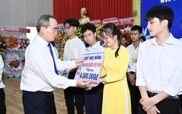 Trà Vinh trao hơn 3,5 tỉ đồng học bổng cho sinh viên