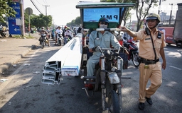 Không để xe tự chế, xe chở hàng cồng kềnh lộng hành trên đường