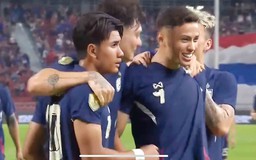 AFF Cup: Sai lầm của thủ môn Nadzli giúp đội tuyển Thái Lan soán lại tốp 1