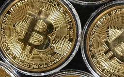 Bitcoin tăng lên kỷ lục mới, vượt mốc 105.000 USD