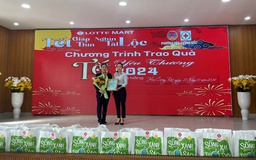 Lotte Mart trao tặng 16 tấn gạo cho các hộ gia đình khó khăn