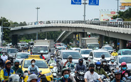 Đề xuất chi hơn 14,5 tỉ đồng thay 16 chốt đèn giao thông khu vực Tân Sơn Nhất