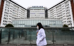 Hàng loạt ca mổ bị hủy tại Hàn Quốc vì bác sĩ tập sự đình công