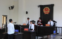 Đà Nẵng: Tài xế hất văng nhân viên an ninh hàng không lên nắp capo lãnh án tù