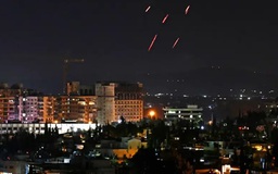 Israel 'tấn công Syria' sau các cuộc không kích mới của Mỹ nhắm vào Iran