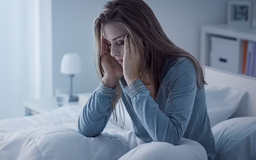 Vì sao ngủ nhiều lại gây nhức đầu?
