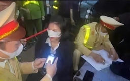 Đề xuất phạt nữ tài xế vi phạm nồng độ cồn ở Hà Nội 35 triệu đồng
