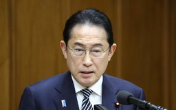 Nghị sĩ LDP dự tiệc có nữ vũ công 'thiếu vải', Thủ tướng Nhật bị chất vấn