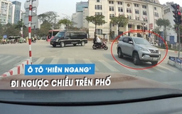 Tài xế 'hồn nhiên' lái xe Toyota Fortuner đi vào đường ngược chiều