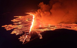 Núi lửa lại phun trào ở Iceland, cảnh sát ban bố tình trạng khẩn cấp