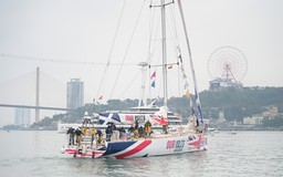 Mãn nhãn cảnh đoàn đua thuyền buồm Clipper Race diễu hành quanh vịnh Hạ Long