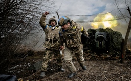 Binh sĩ Ukraine nói 'mất rất nhiều người' vì bom lượn Nga