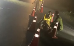 ‘Thông chốt’ thổi nồng độ cồn, tông xe trọng thương Đội trưởng CSGT