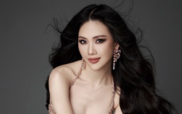 Hoa hậu Bùi Quỳnh Hoa bị buộc thôi học
