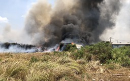 Cháy bãi phế liệu ở Bình Chánh nghi do bất cẩn đốt cỏ rác