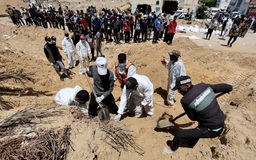 Phát hiện hố chôn gần 300 người ở Gaza, có thi thể bị trói