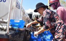 Sawaco hỗ trợ bà con H.Tân Phú Đông 40.000 mét khối nước sạch