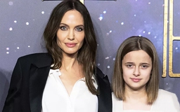Angelina Jolie và con gái đóng vở nhạc kịch The Outsiders trên sân khấu Broadway