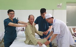 Một bệnh nhân bị liệt hoàn toàn được điều trị khỏi