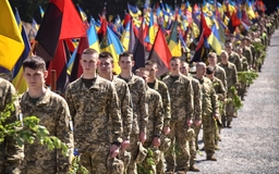 'Đỏ đen' trực tuyến ghì chân binh sĩ Ukraine