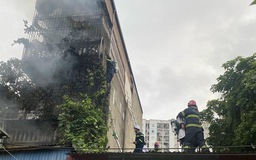 Lại cháy nhà trọ ở Hà Nội, 5 người được cứu