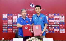 Lộ diện trợ lý đầu tiên của HLV Kim Sang-sik, VFF ký hợp đồng ‘nóng bỏng tay’