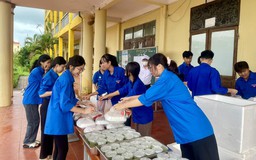 Suất cơm miễn phí ấm lòng thí sinh ở Quảng Ninh