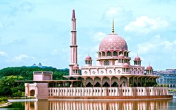Tham quan 5 công trình kiến trúc tôn giáo nổi tiếng ở Malaysia