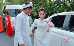 Hy hữu chuyện cô dâu bị ong chích sưng mắt trong ngày hôn lễ