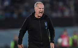 HLV Marcelo Bielsa công kích kịch liệt Copa America, đội Uruguay bị phạt nặng vì ẩu đả