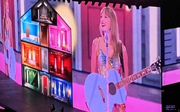 Vì sao mỗi khoảnh khắc trong 'The Eras Tour' của Taylor Swift đều đáng giá?