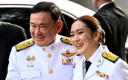 Quốc vương Thái Lan phê chuẩn bà Paetongtarn Shinawatra làm thủ tướng, ông Thaksin tới chúc mừng