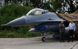 Rộ tin Ukraine cho F-16 cất và hạ cánh trên xa lộ để tránh bị Nga phát hiện