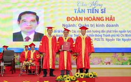 Thương binh 2/4 nhận bằng tiến sĩ ở tuổi 73