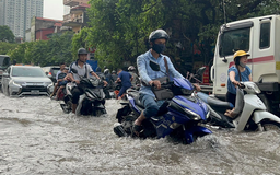 AutoX tặng người vùng bão lũ 2.100 lượt thay nhớt miễn phí cho xe máy
