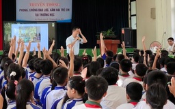 ‘Người thầy đường phố’ cứu cuộc đời của hàng ngàn đứa trẻ lang thang